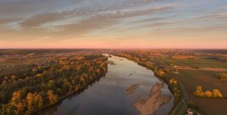 Paysage d'automne, vue aérienne de la Loire ©N. Van Ingen_proprité du Parc naturel régional utilisation interdite