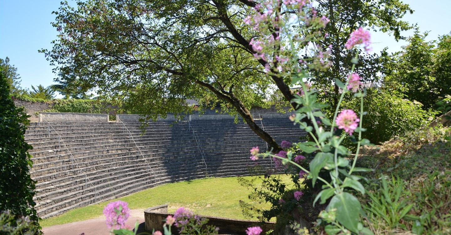 Arènes de Doué