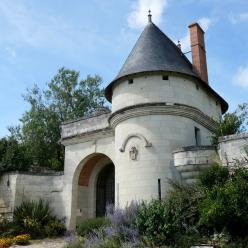 Porche fortifié au Coudray-Macouard