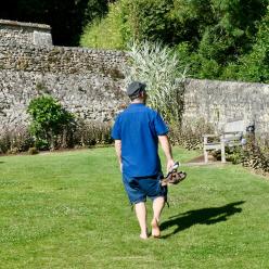 Détente dans les jardins