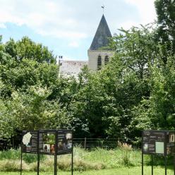 Exposition dans les jardins de la Maison du Parc