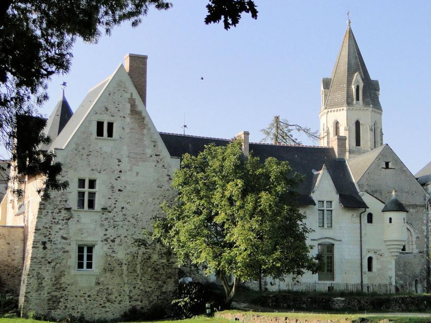 Prieuré Saint-Rémy-la-Varenne
