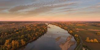 Paysage d'automne, vue aérienne de la Loire 