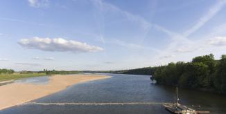 Pêche au filet barrage©N. Van Ingen_propriété du Parc naturel régional utilisation interdite