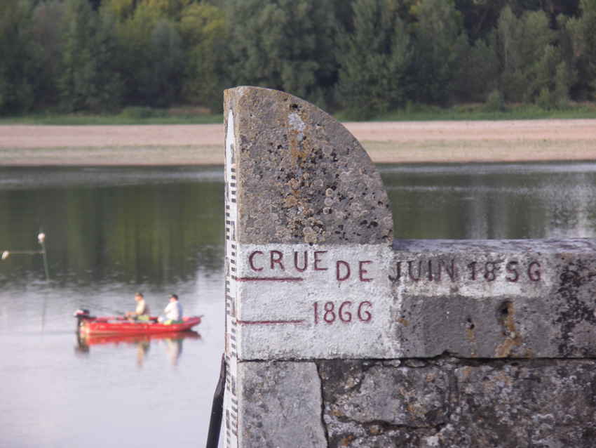 échelle de crue en bord de Loire