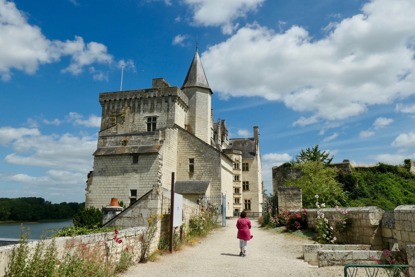 Cour du château de Montsoreau